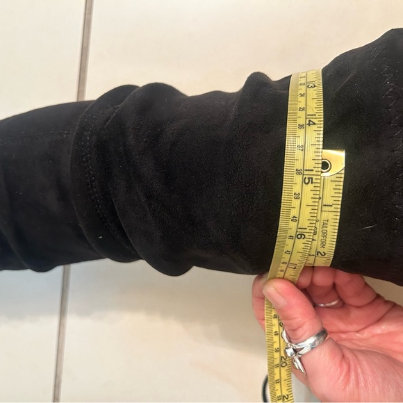 Woman’s size 7 knee high boots - Picture 7 of 8